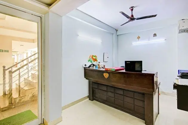 Hotel Royal Avenue By F9 Hotels - Lobi