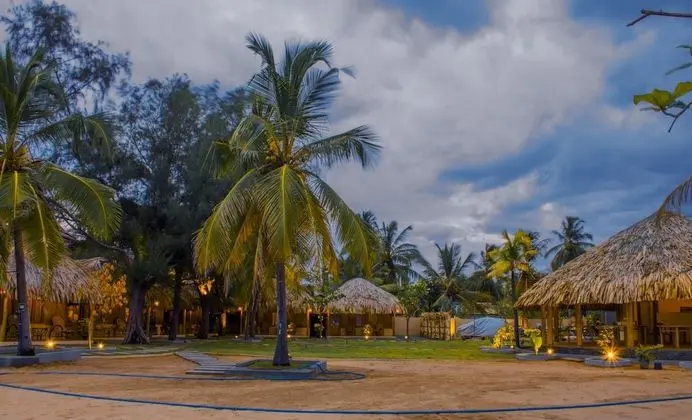 Royal Beach Arugambay