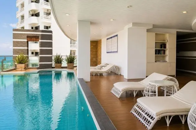 Royal Beach View Suites - Havuz