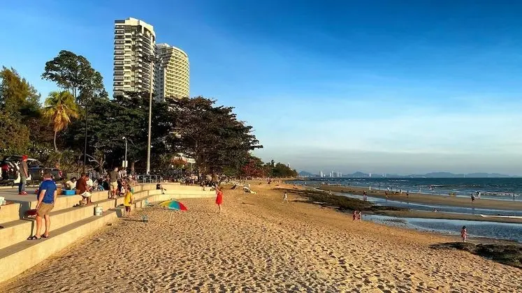 Royal Beach View Suites - Plaj