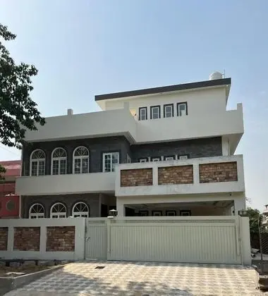 Royal Blue Inn House