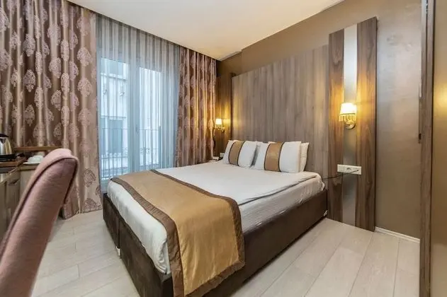 Royal Capital Hotel