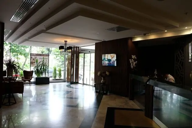 Royal Capital Hotel - Lobi
