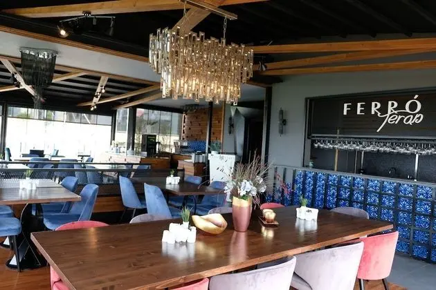 Royal Capital Hotel - Yerinde Yemek