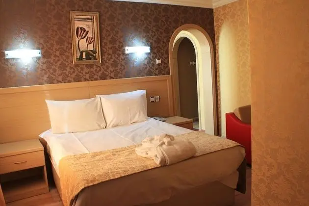 Royal Carine Hotel - Oda