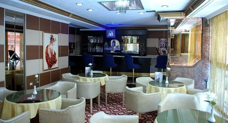 Royal Carine Hotel - Yerinde Yemek