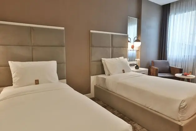 Royal Comfort Hotel - Oda