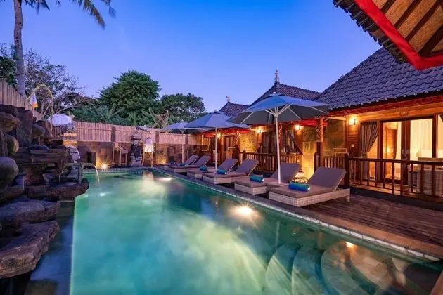Royal Cottage Nusa Lembongan - Havuz