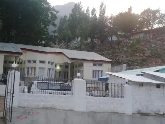 Royal Cottage Hotel & Restaurant