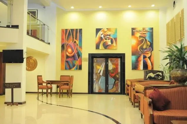 Royal Court Hotel - Lobi