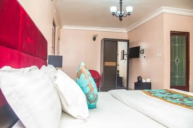 Royal Crest Hotel & Suites - Oda