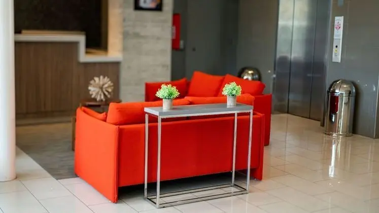 Royal Delonix Hotel - Lobi