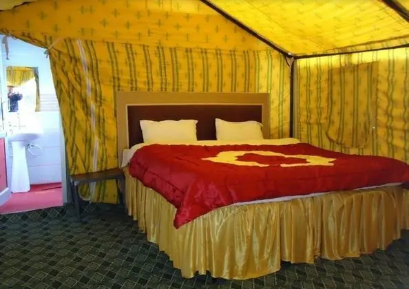 Royal Deluxe Camp - Oda
