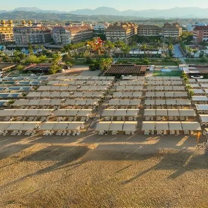 Royal Dragon Hotel - 10