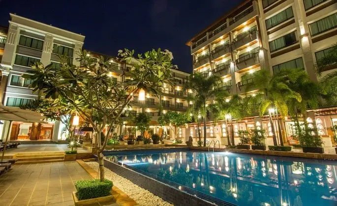 Royal Empire Hotel - Havuz