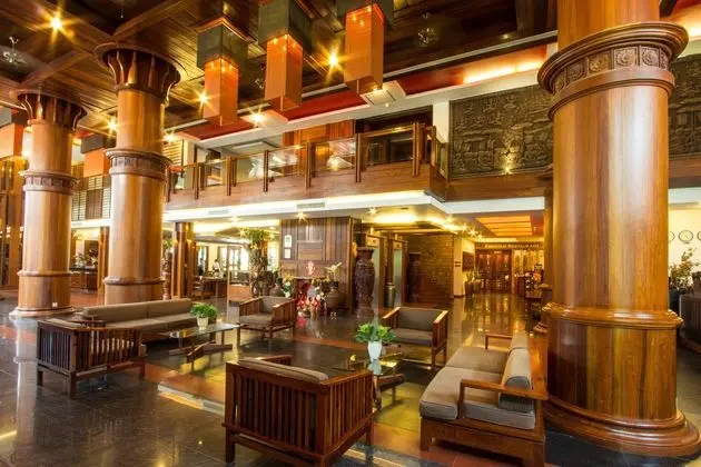 Royal Empire Hotel - Lobi