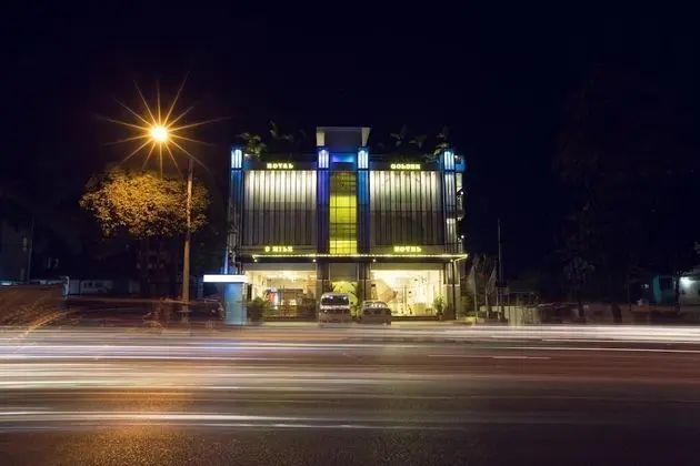Royal Golden 9 Mile Hotel