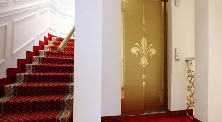Royal Grand Hotel - Lobi