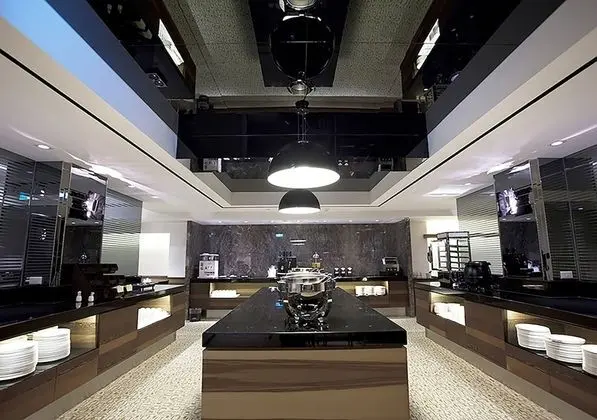 Royal Group Hotel Ho Yi Branch - Yerinde Yemek