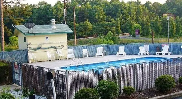 Royal Inn Charlotte Airport Hotel