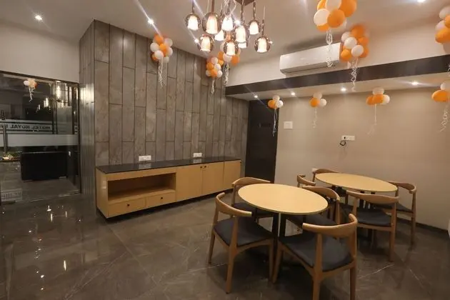 Hotel Royal Inn Mahalaxmi - Yerinde Yemek