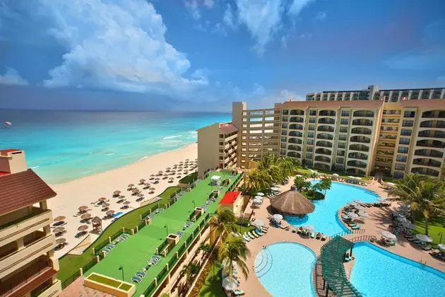 The Royal Islander - An All Suites Resort