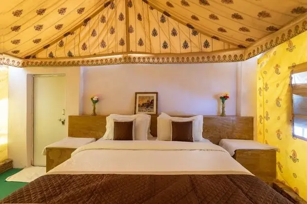 Royal Jaisalmer Resort with Swimming Pool - Oda