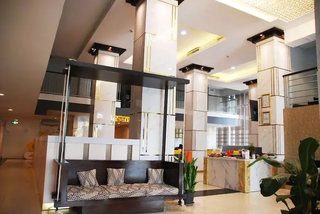 Royal Jelita Hotel - Lobi