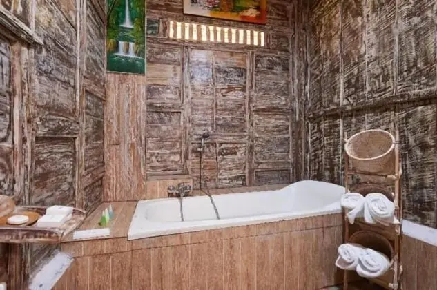 Royal Jj Ubud Resort and Spa Deluxe Twin Room or Double - Banyo Tipleri