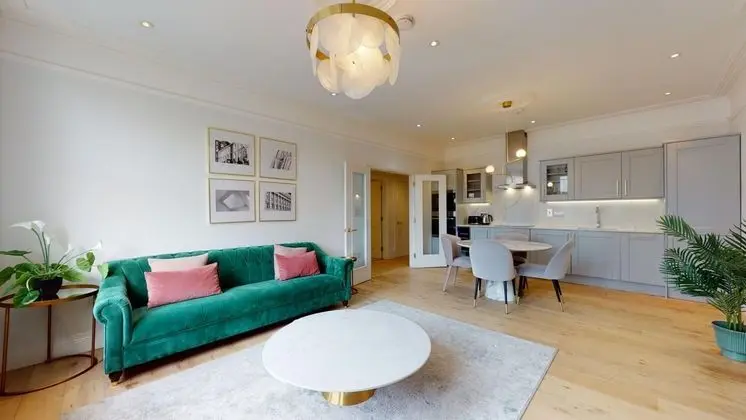 Royal Kensington in Cromwell Road - Öne Çıkan Resim