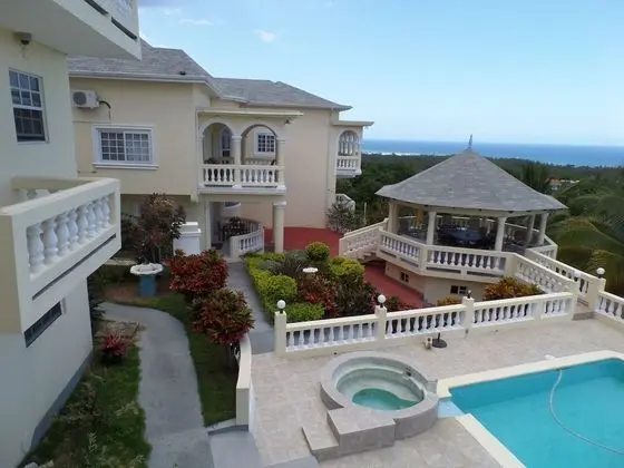 The Royal Kensington Guest House - Havuz