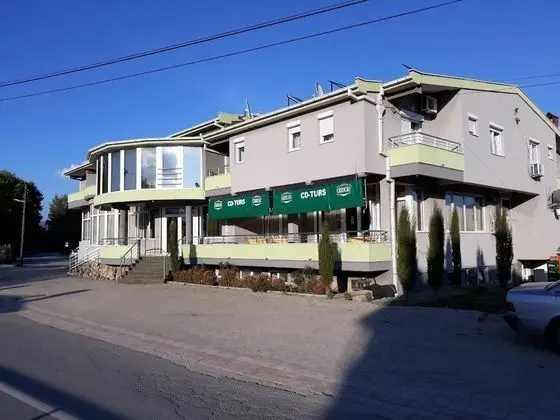 Royal L Hotel