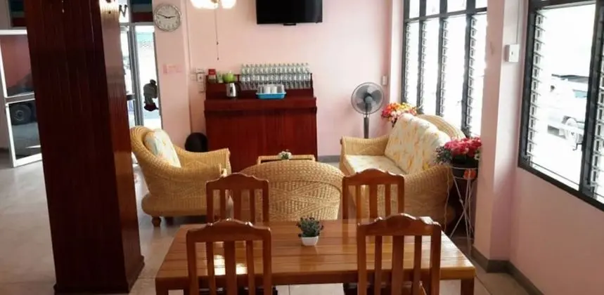 Royal Land Mae Klong Hotel - Lobi