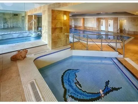 The Royal Hotel and Leisure Centre - Havuz
