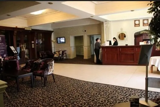 The Royal Hotel and Leisure Centre - Lobi