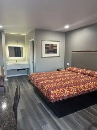 ROYAL MOTEL TRACY LLC - Oda