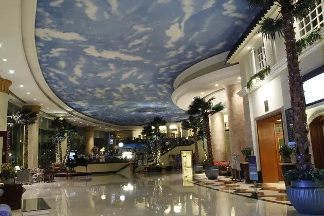 Royal Marina Plaza - Lobi