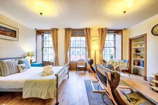Royal Mile Apartment for Two - Location, Location!