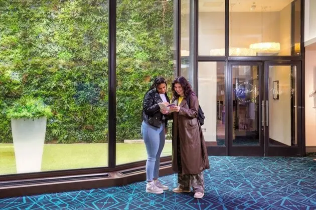 Royal National - Lobi