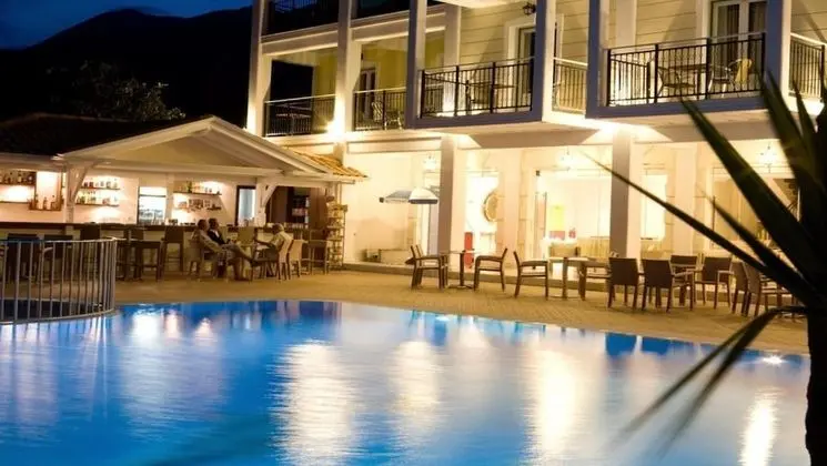 Royal Nidri Hotel & Apartments - Havuz