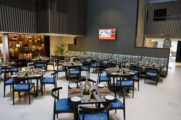Royal Orchid Golden Suites Pune - Yerinde Yemek