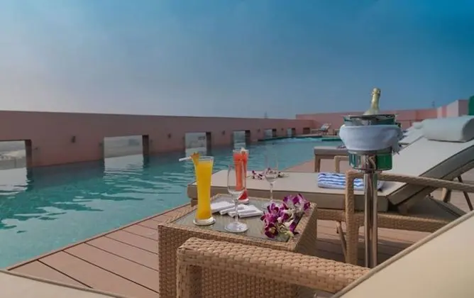 Hotel Royal Orchid - Havuz