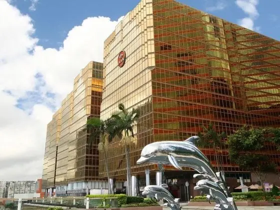 Royal Pacific Hotel and Towers - 1