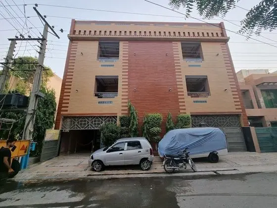 Royal Pakeeza Hotel - 1
