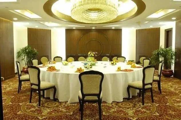 ROYAL PALACE HOTEL HAINING CHINA