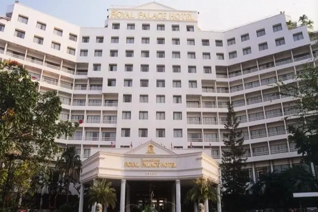 Royal Palace Hotel Pattaya - Dış Mekan