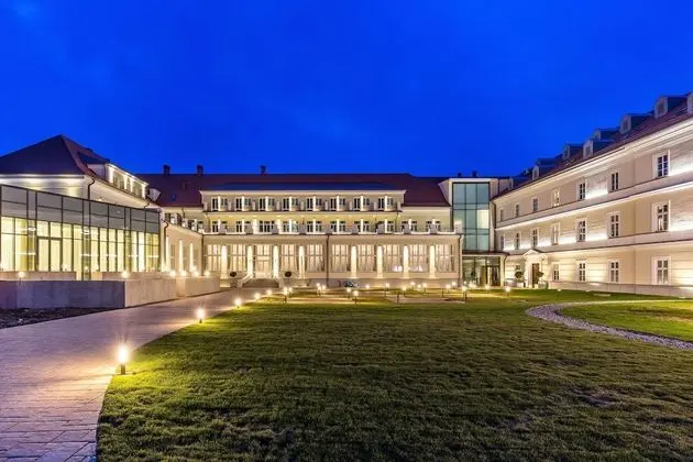 Royal Palace - Dış Mekan