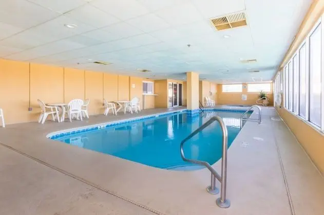 Royal Palms 702: Direct Gulf View 1 BR 2 BA, Sleeps 6 - Havuz