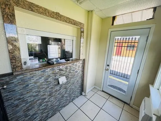 Royal Palms Motel - Lobi