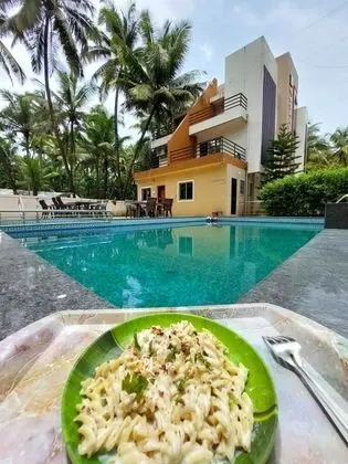 Royal Paradise Hotel - 1